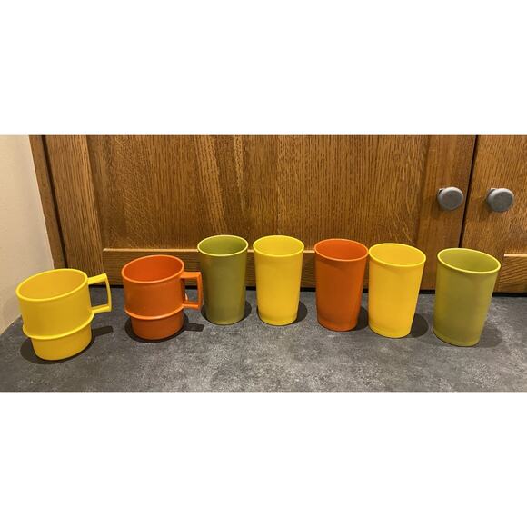 Vintage Tupperware Tumblers & Mugs Cups Harvest Lot of 7 - Picture 1 of 10
